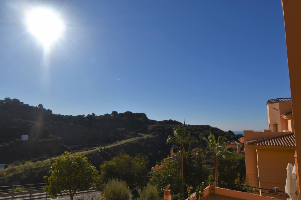 Apartamento de 2 habitaciones en Calahonda en venta con piscina garaje - 350.000 € (Ref: 9413910)