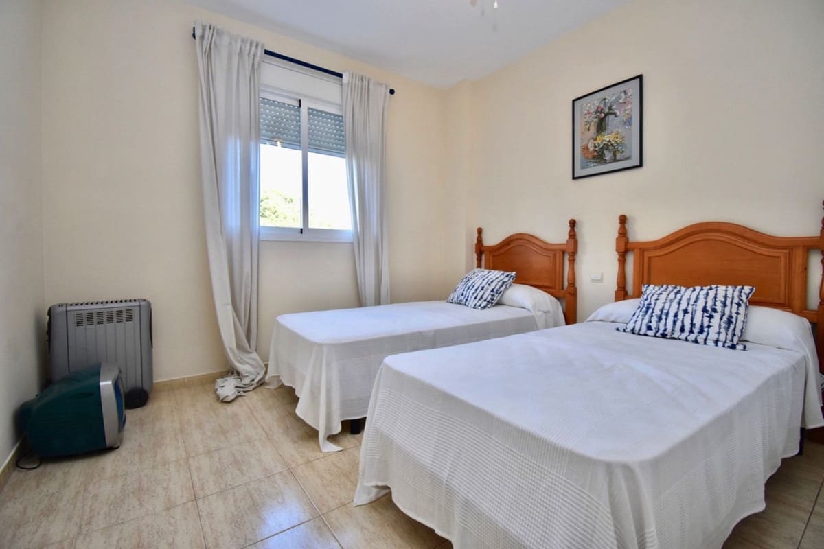 Apartamento de 2 habitaciones en Calahonda en venta con piscina garaje - 350.000 € (Ref: 9413910)