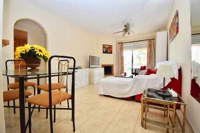 2 bedroom Apartment for sale in Calahonda, Mijas with pool - € 350,000 (Ref: 9413910)