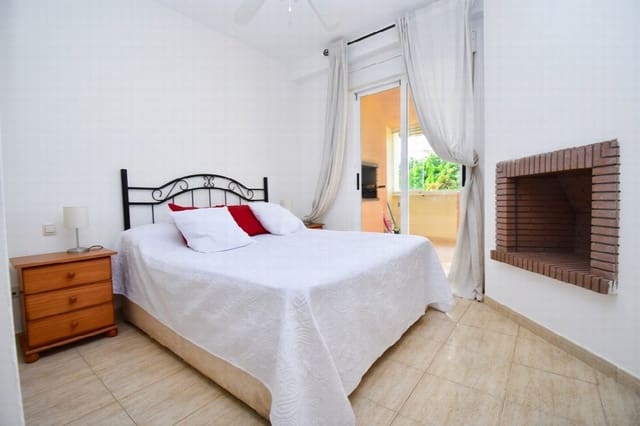 2 bedroom Apartment for sale in Calahonda, Mijas with pool - € 350,000 (Ref: 9413910)