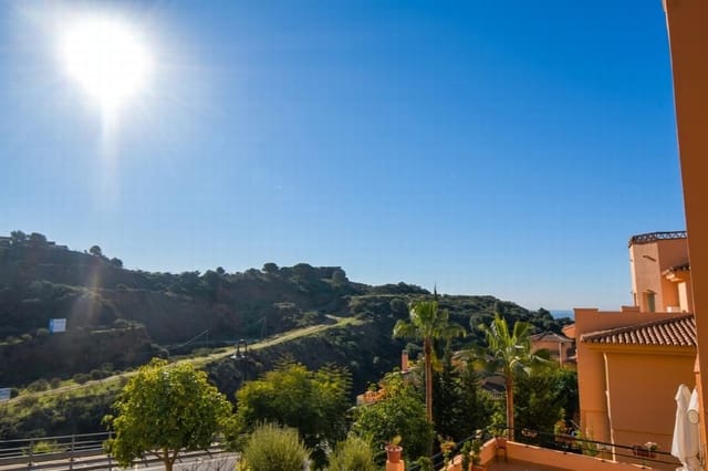 2 bedroom Apartment for sale in Calahonda, Mijas with pool - € 350,000 (Ref: 9413910)