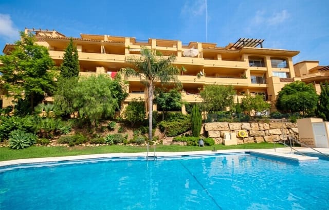 2 bedroom Apartment for sale in Calahonda, Mijas with pool - € 350,000 (Ref: 9413910)