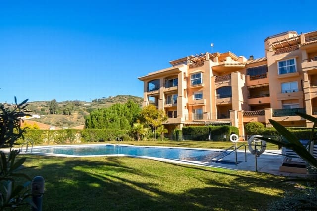 2 bedroom Apartment for sale in Calahonda, Mijas with pool - € 350,000 (Ref: 9413910)