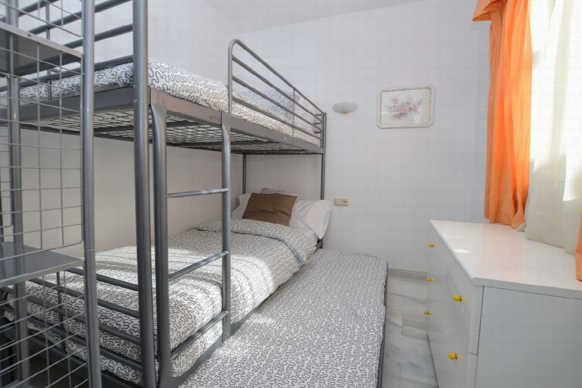 3 bedroom Apartment for sale in Calahonda with pool - € 449,000 (Ref: 9413912)