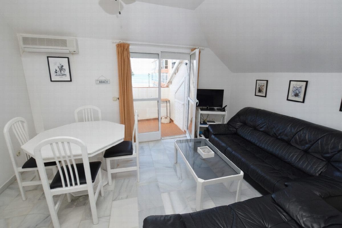 3 bedroom Apartment for sale in Calahonda with pool - € 449,000 (Ref: 9413912)