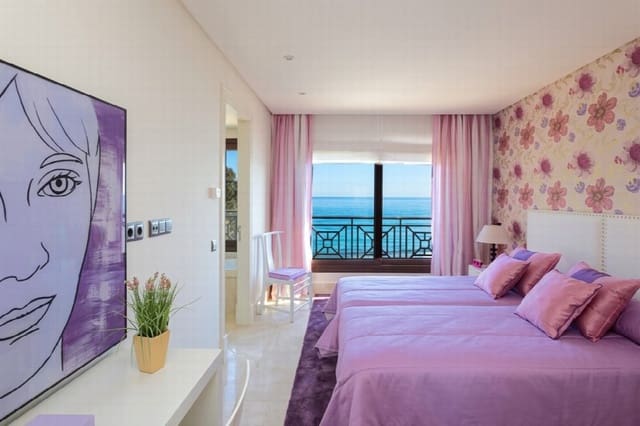 Apartamento de 2 habitaciones en Centro, Estepona en venta con piscina - 450.000 € (Ref: 9413913)