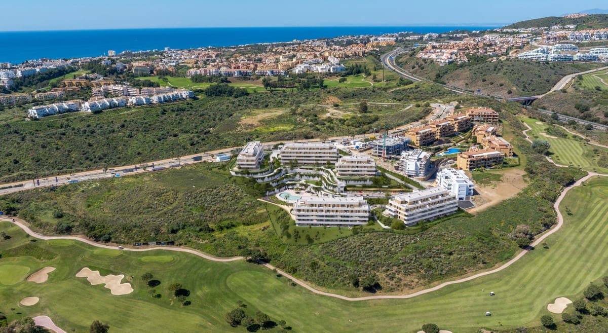 1 soveværelse Lejlighed til salg i La Cala de Mijas med swimmingpool - € 302.000 (Ref: 9413915)