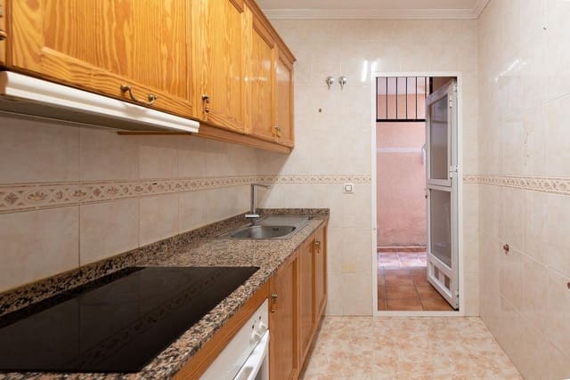 2 soverom Leilighet til salgs i La Zenia, Orihuela med svømmebasseng garasje - € 159 900 (Ref: 9413916)