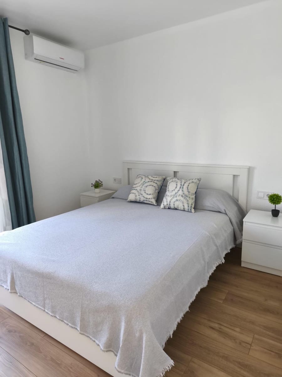 3 soveværelse Byhus til salg i Torrevieja med swimmingpool - € 249.900 (Ref: 9413921)