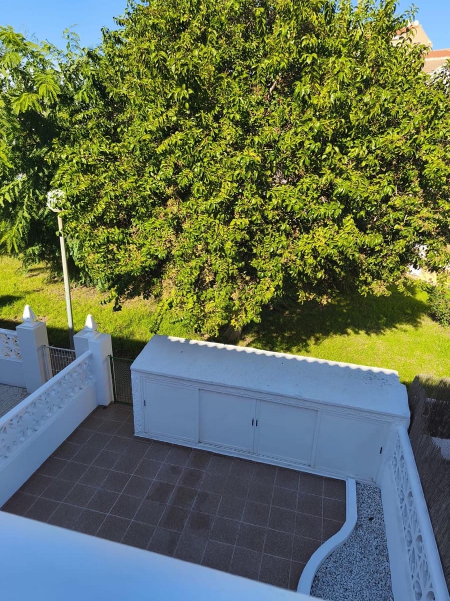 3 soveværelse Byhus til salg i Torrevieja med swimmingpool - € 249.900 (Ref: 9413921)