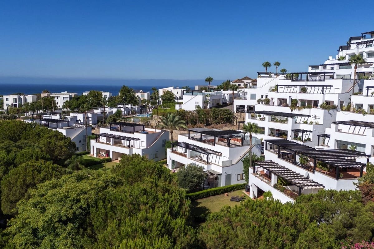 2 soveværelse Byhus til salg i Marbella med swimmingpool - € 1.315.000 (Ref: 9413926)