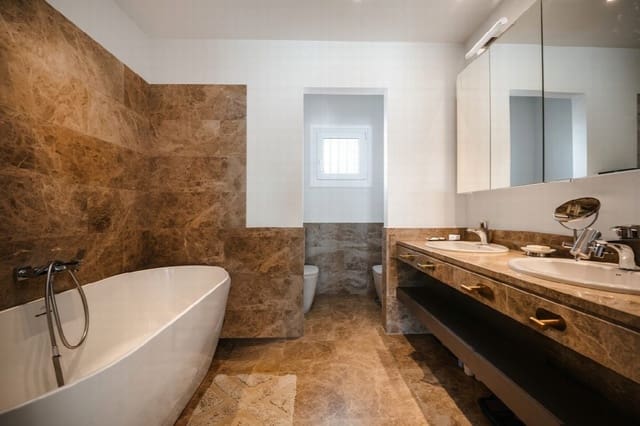 3 soverom Hus til salgs i Casco Antiguo, Marbella med svømmebasseng - € 1 315 000 (Ref: 9413926)