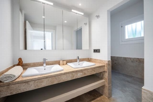 3 soverom Hus til salgs i Casco Antiguo, Marbella med svømmebasseng - € 1 315 000 (Ref: 9413926)