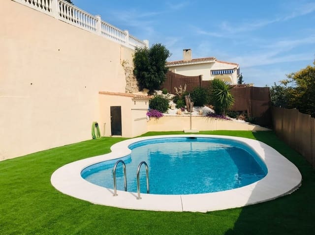 3 sovrum Hus till salu i Zona Puerto Deportivo, Fuengirola med pool garage - 540 000 € (Ref: 9413928)