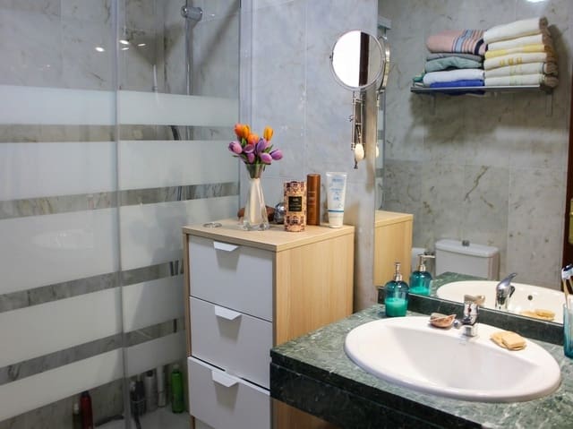 3 sovrum Hus till salu i Zona Puerto Deportivo, Fuengirola med pool garage - 540 000 € (Ref: 9413928)