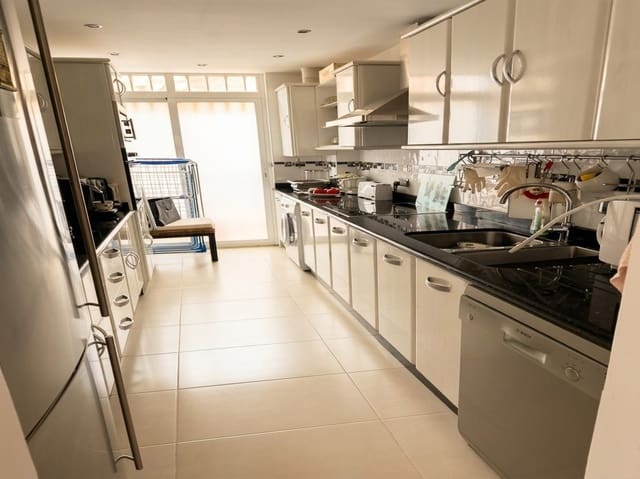 3 sovrum Hus till salu i Zona Puerto Deportivo, Fuengirola med pool garage - 540 000 € (Ref: 9413928)