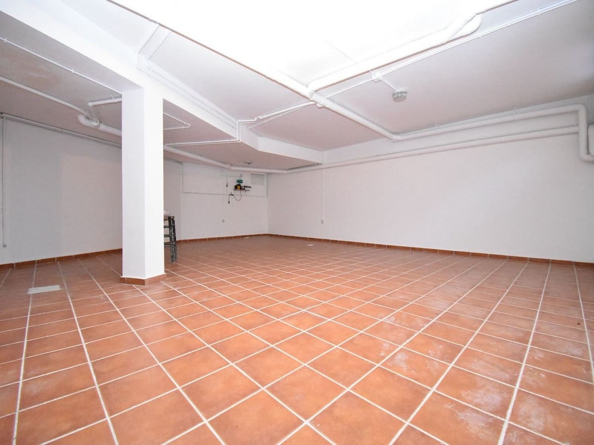 2 bedroom Townhouse for sale in Fuengirola with garage - € 400,000 (Ref: 9413929)