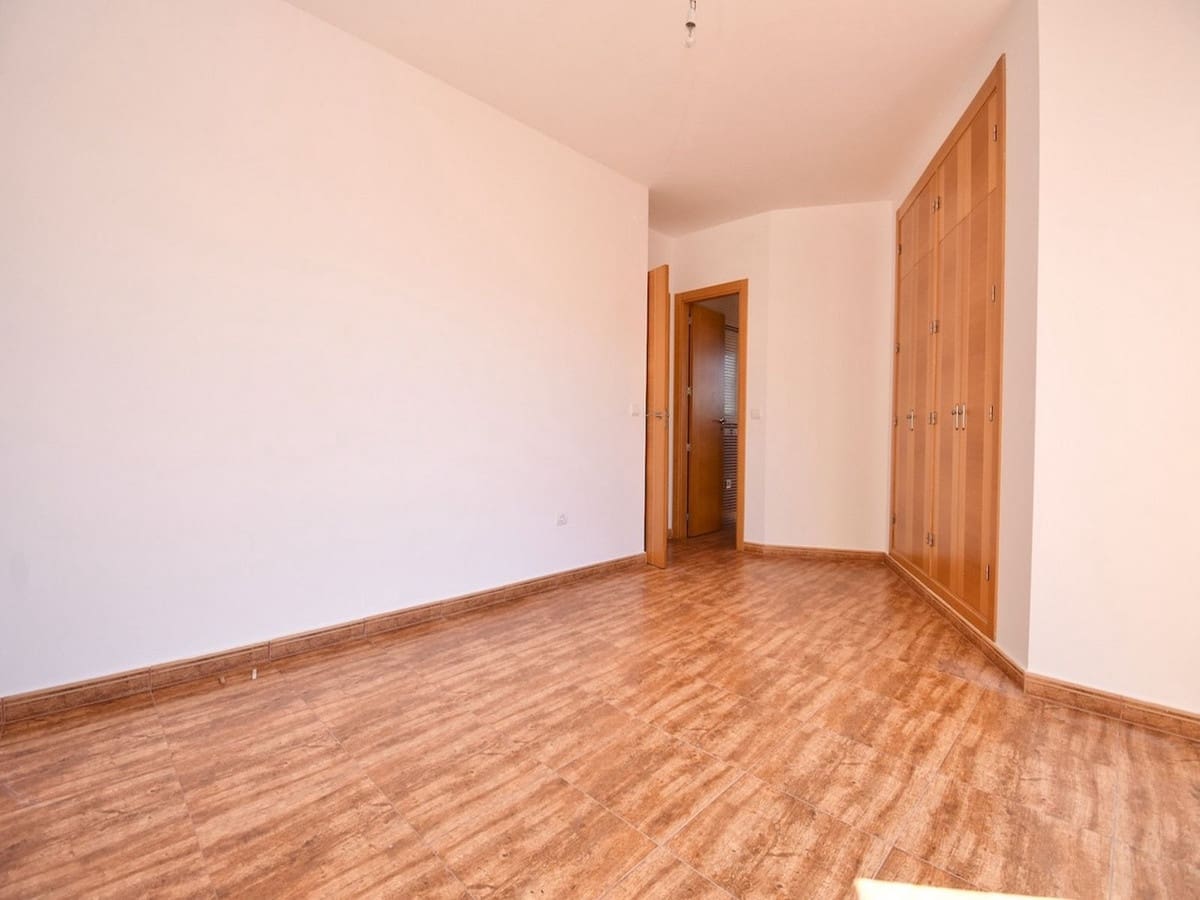 2 bedroom Townhouse for sale in Fuengirola with garage - € 400,000 (Ref: 9413929)