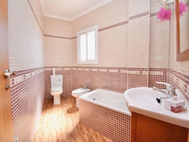 Casa de 2 habitaciones en Fuengirola en venta con garaje - 400.000 € (Ref: 9413929)