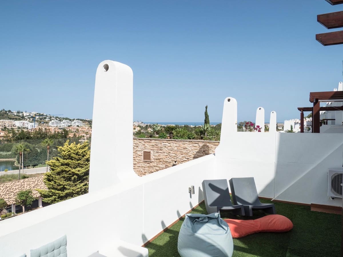 3 bedroom Apartment for sale in La Cala de Mijas with pool garage - € 450,000 (Ref: 9413930)
