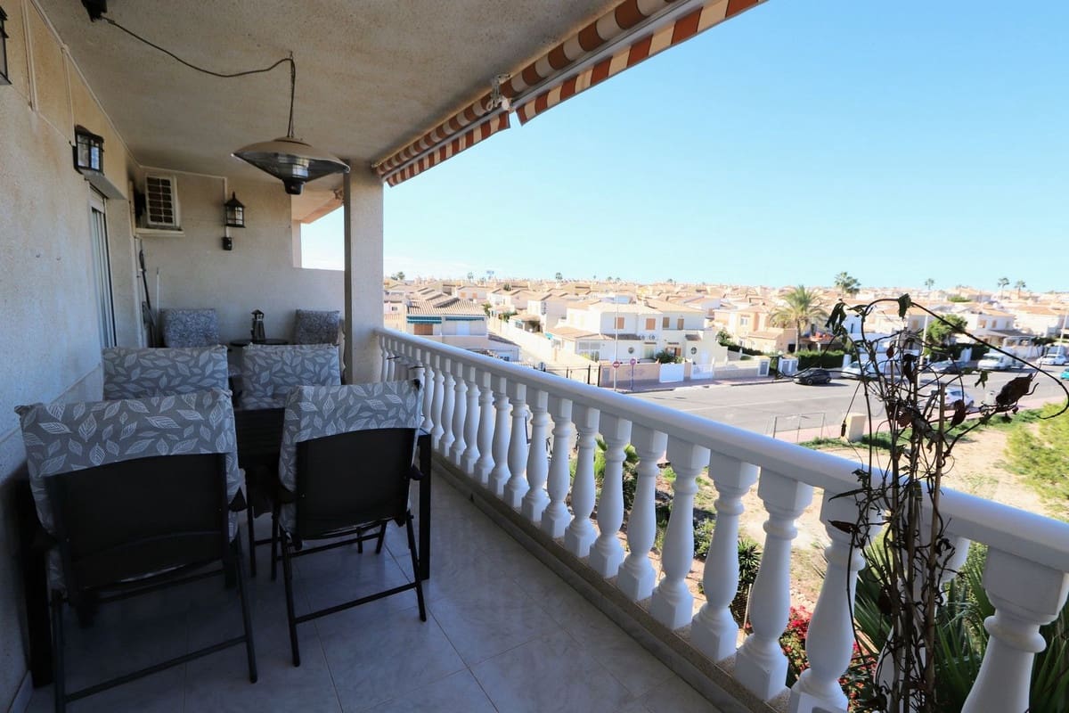 2 bedroom Apartment for sale in Playa Flamenca with pool - € 199,000 (Ref: 9415761)