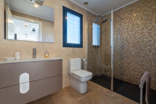 Chalet de 3 habitaciones en Ciudad Quesada, Rojales en venta con piscina garaje - 499.500 € (Ref: 9415772)