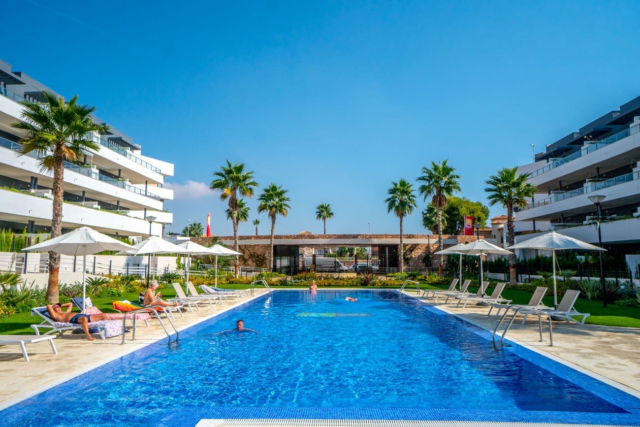2 bedroom Apartment for sale in Playa Flamenca with pool garage - € 395,000 (Ref: 9415773)