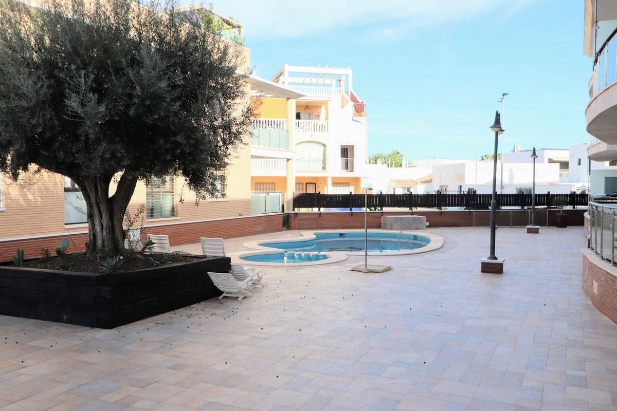 3 sypialnia Apartament na sprzedaż w Santiago de la Ribera z basenem garażem - 180 000 € (Ref: 9419517)