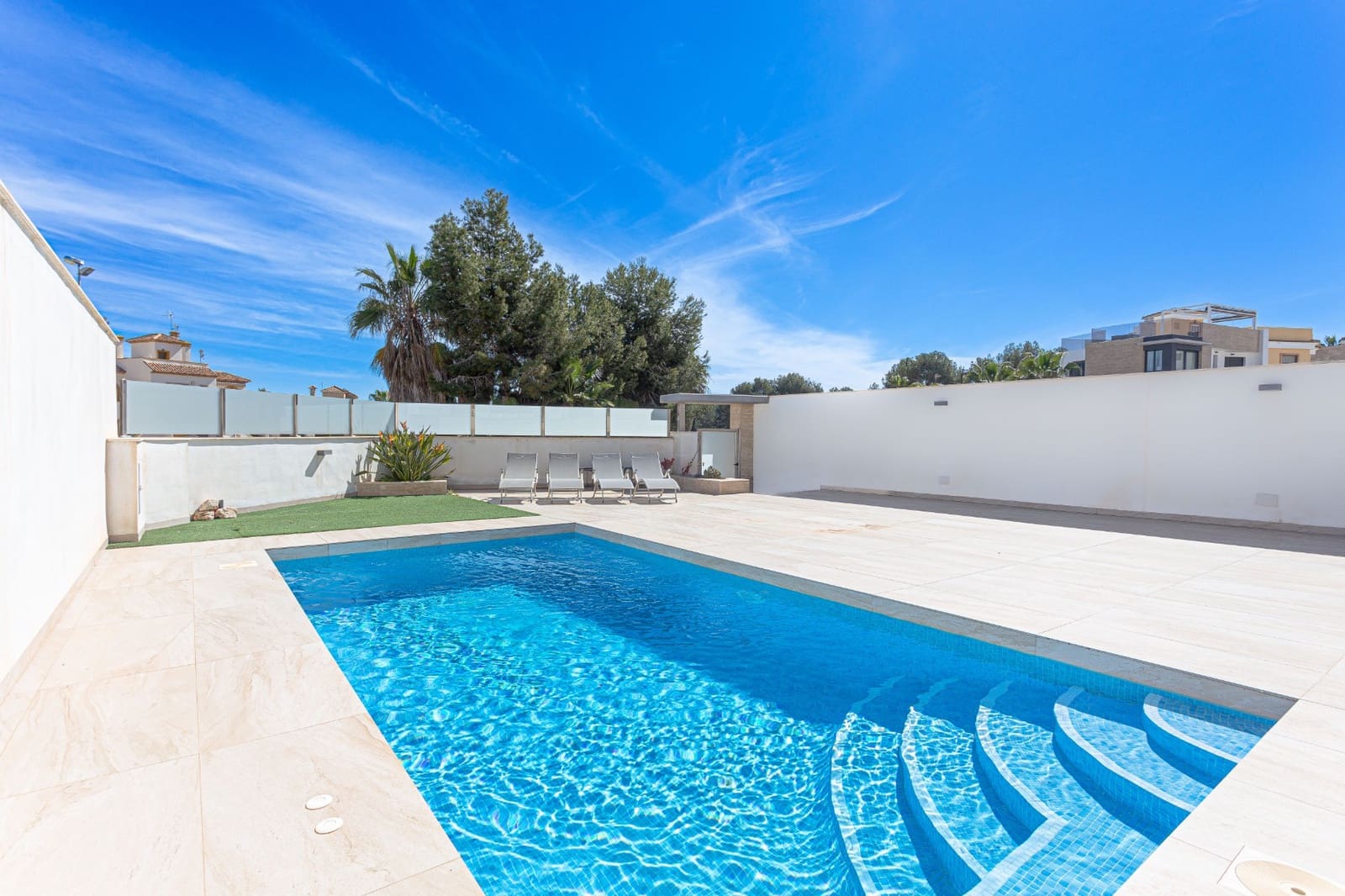 4 bedroom Villa for sale in Orihuela Costa - € 495,000 (Ref: 9419531)