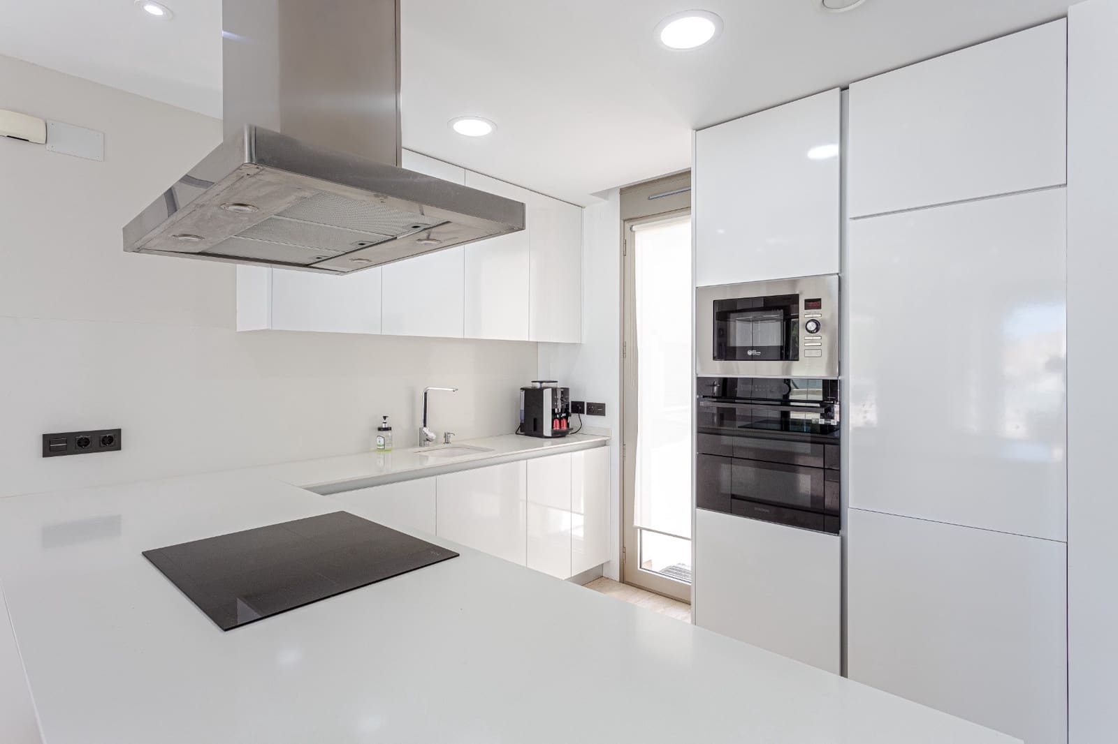 4 bedroom Villa for sale in Orihuela Costa - € 495,000 (Ref: 9419531)