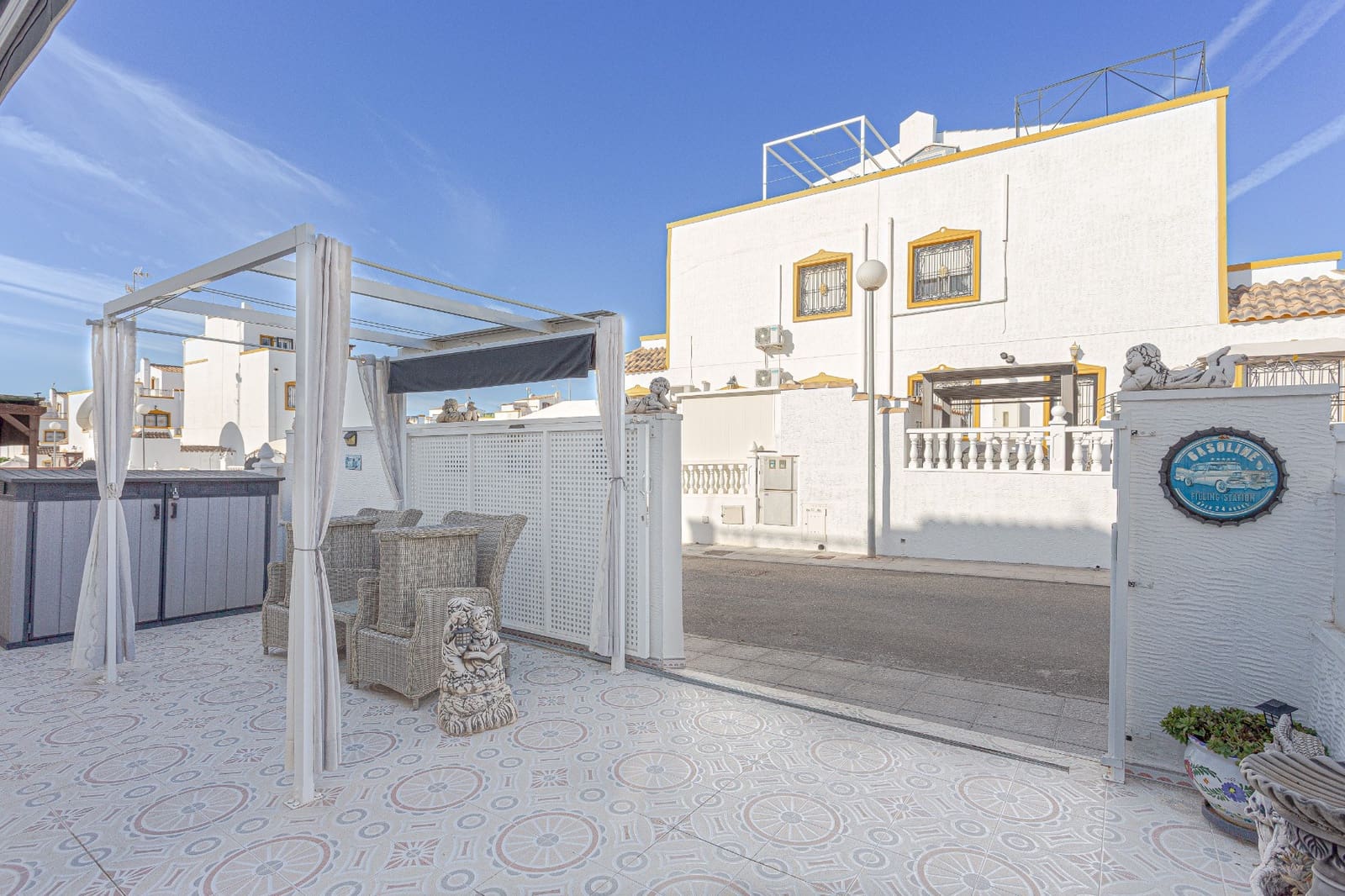 3 bedroom Villa for sale in Orihuela Costa - € 185,000 (Ref: 9419532)