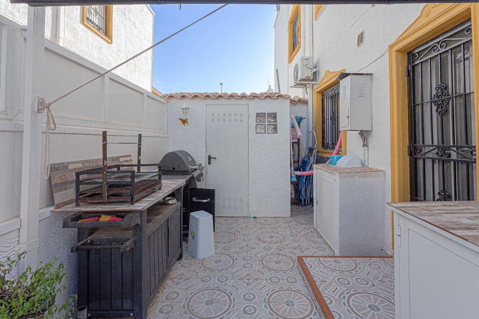 3 bedroom Villa for sale in Orihuela Costa - € 185,000 (Ref: 9419532)