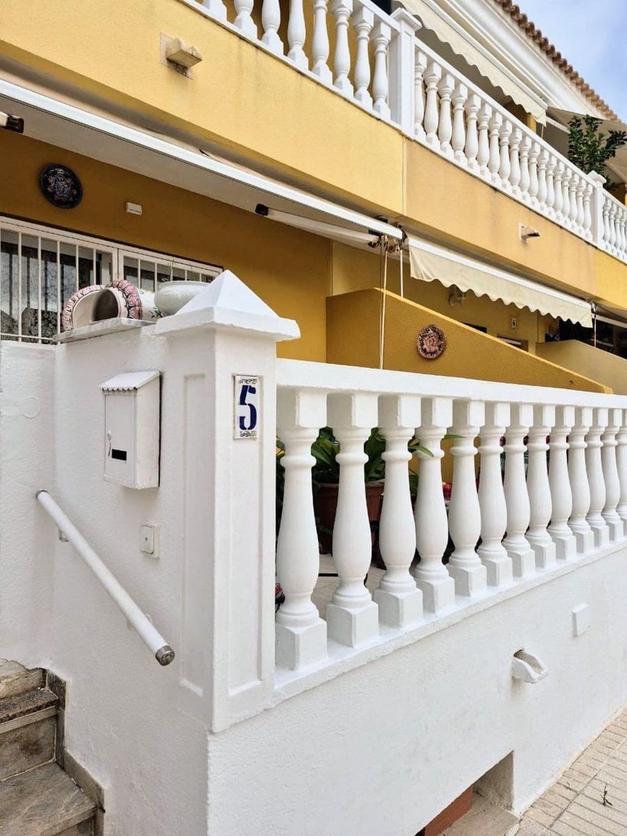 2 bedroom Townhouse for sale in Los Nietos with garage - € 185,000 (Ref: 9419537)