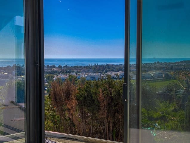 Chalet de 3 habitaciones en Rodeo Alto - Guadaiza - La Campana, Marbella en venta con piscina - 3.500.000 € (Ref: 9422248)