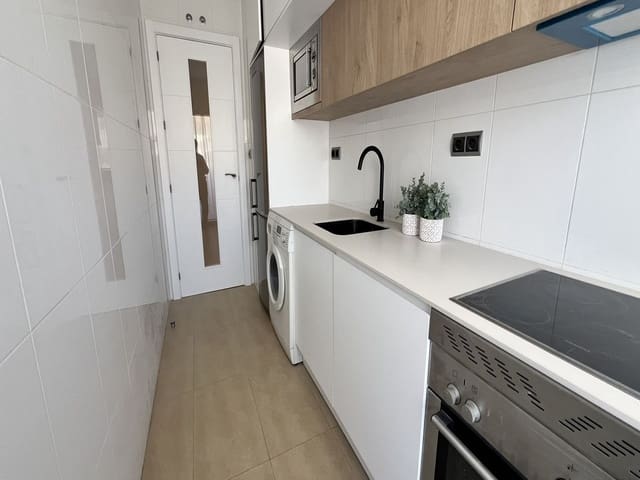 Apartamento de 1 habitación en Los Alcázares en venta con piscina garaje - 110.000 € (Ref: 9422249)