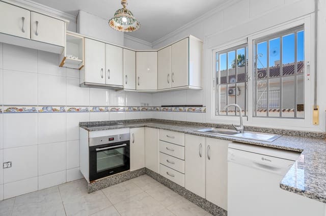 4 bedroom Villa for sale in Ciudad Quesada, Rojales with pool - € 375,000 (Ref: 9422252)