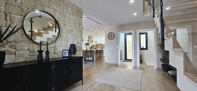 3 bedroom Villa for sale in Dolores with pool garage - € 350,000 (Ref: 9422254)