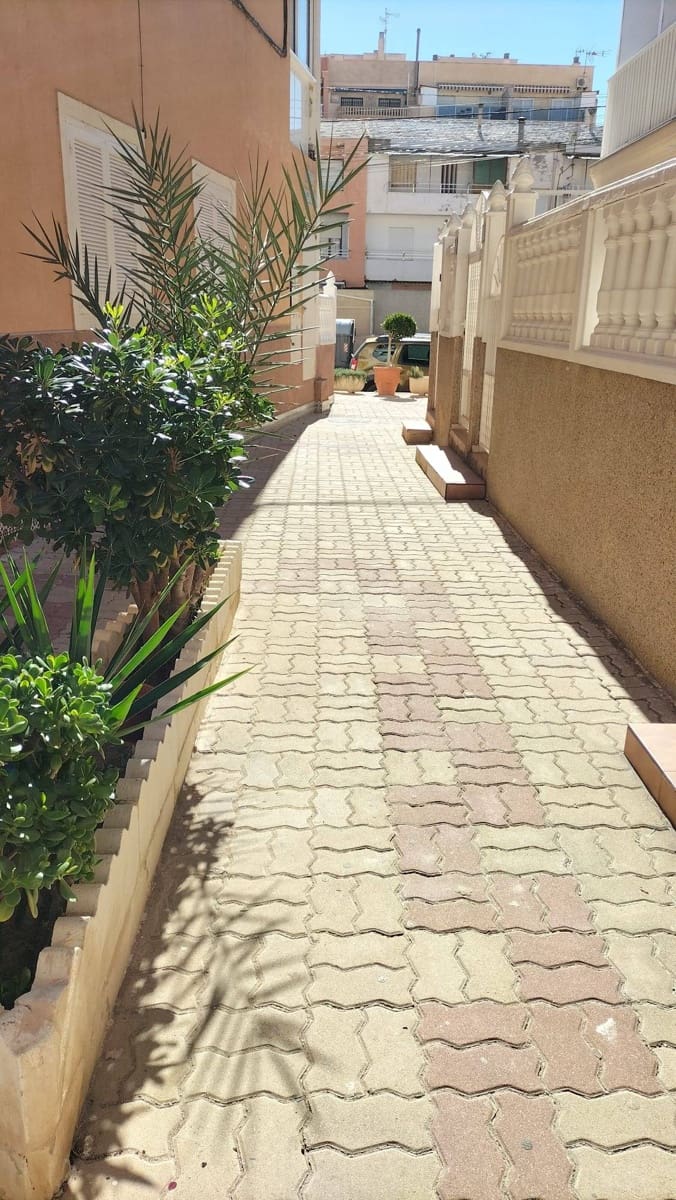 2 sypialnia Penthouse na sprzedaż w Torrevieja z basenem - 170 000 € (Ref: 9422255)