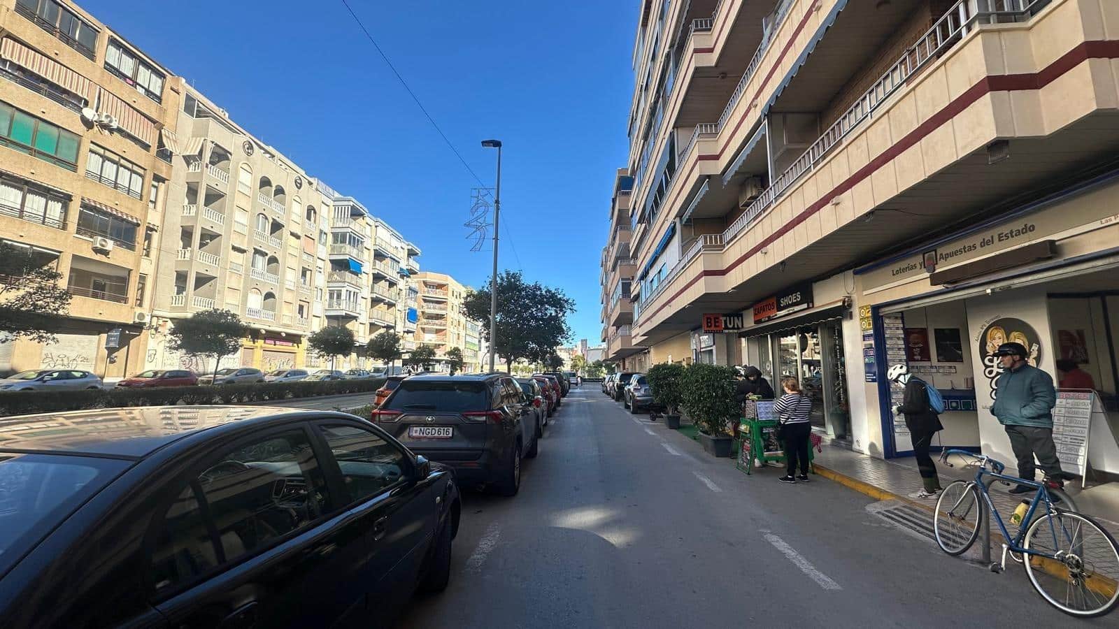 Apartamento de 2 habitaciones en Torrevieja en venta - 155.900 € (Ref: 9422257)