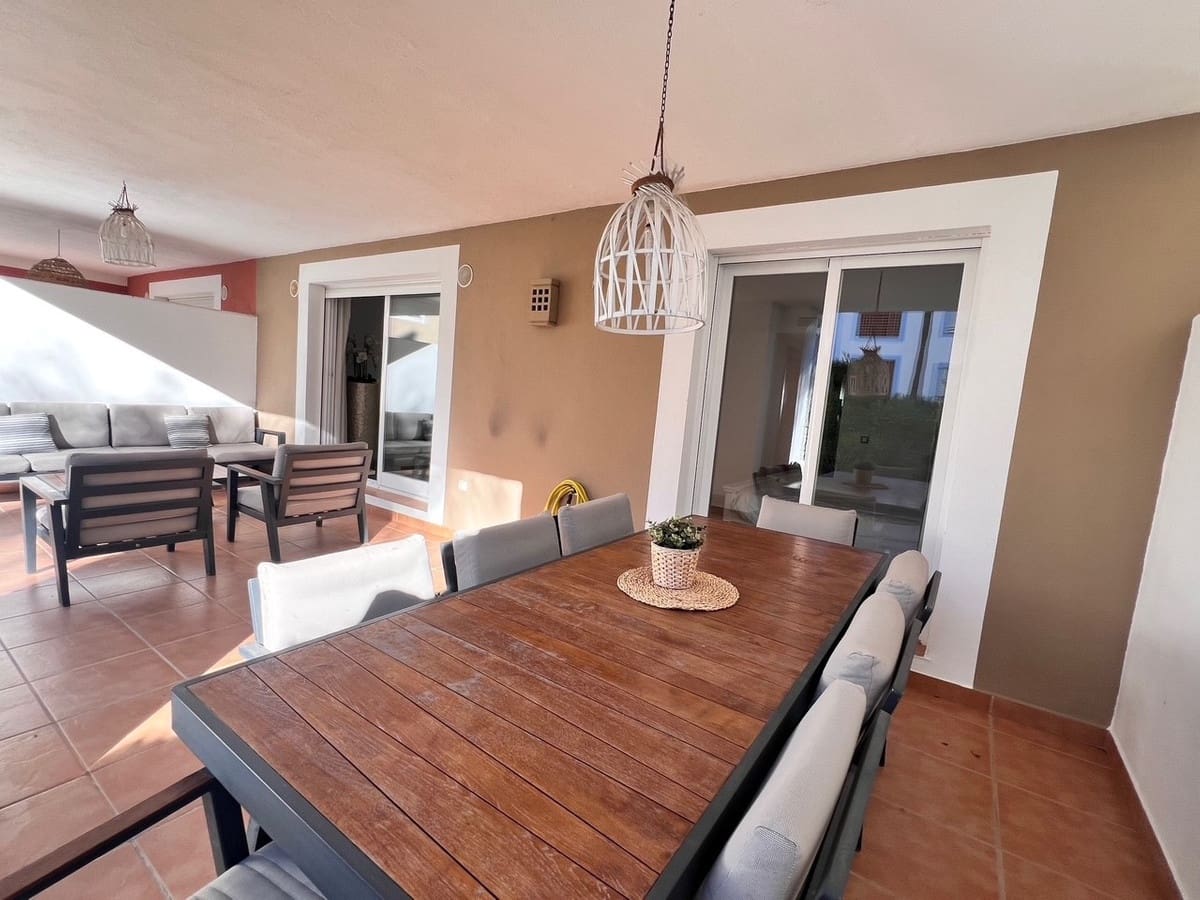 2 soverom Leilighet til salgs i El Paraiso med svømmebasseng garasje - € 419 000 (Ref: 9422260)