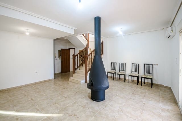 4 bedroom Villa for sale in Montepinar - La Aparecida - Raiguero, Orihuela - € 250,000 (Ref: 9424393)