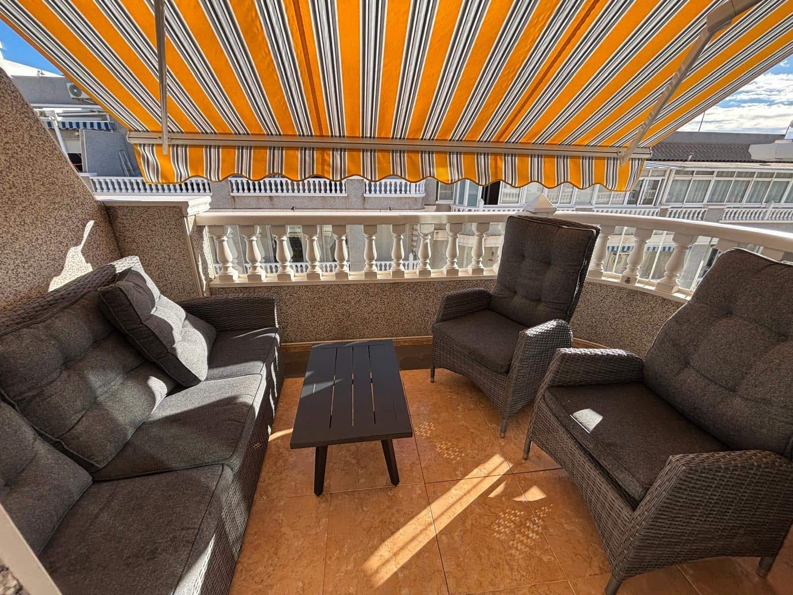 3 makuuhuone Huoneisto myytävänä paikassa Torrevieja - 235 000 € (Ref: 9424398)