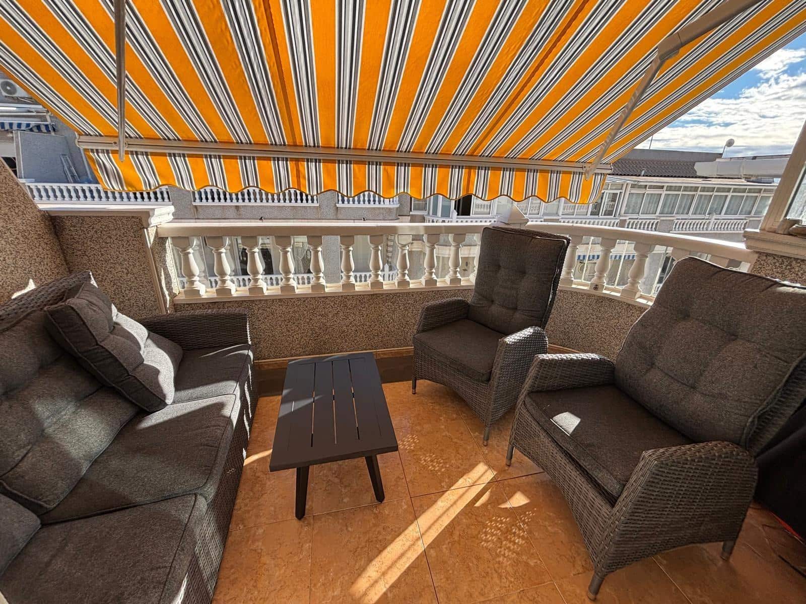 3 makuuhuone Huoneisto myytävänä paikassa Torrevieja - 235 000 € (Ref: 9424398)