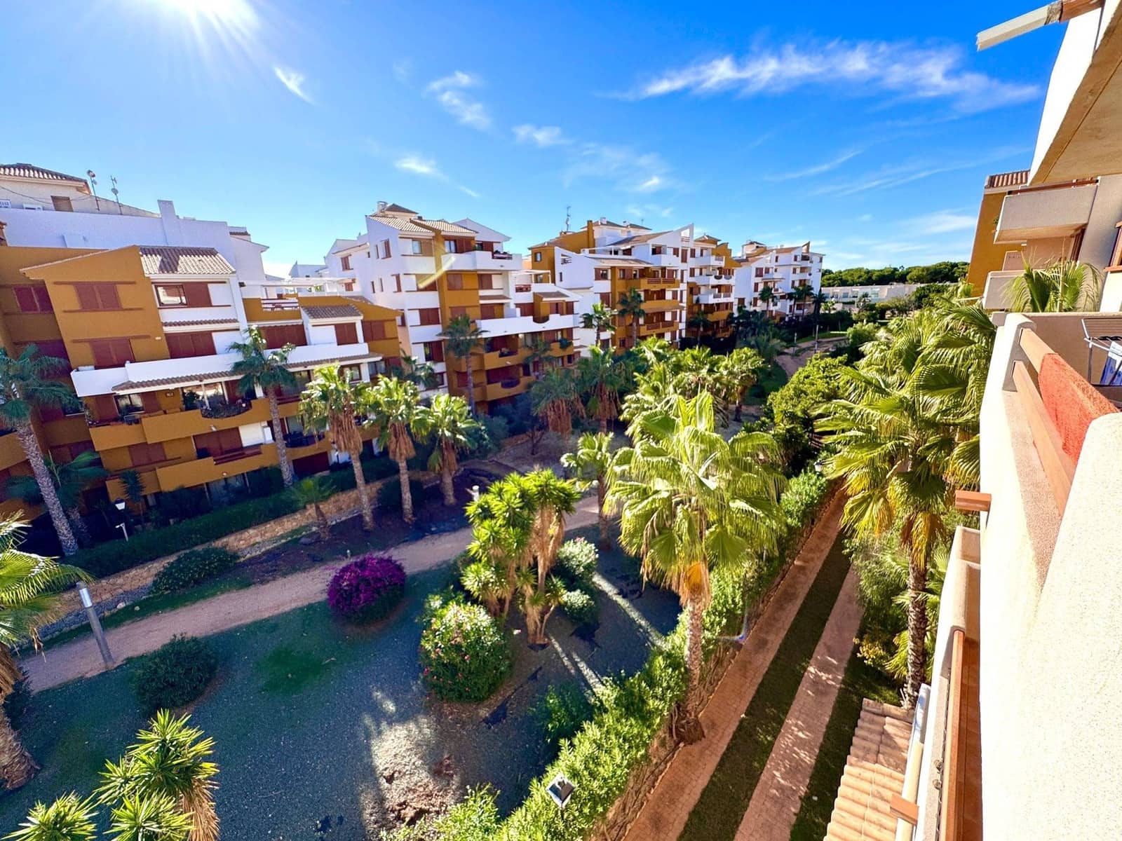 2 soveværelse Lejlighed til salg i Torrevieja med swimmingpool garage - € 253.500 (Ref: 9424399)