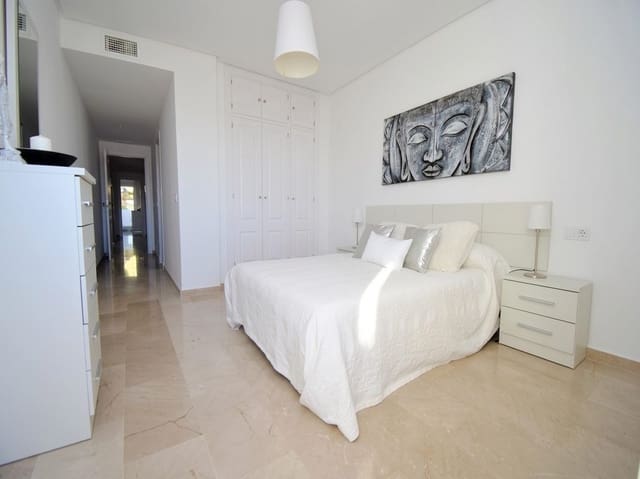 3 bedroom Apartment for sale in Benalmadena Costa, Benalmádena with pool - € 475,000 (Ref: 9427055)