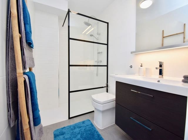 3 bedroom Apartment for sale in Benalmadena Costa, Benalmádena with pool - € 475,000 (Ref: 9427055)