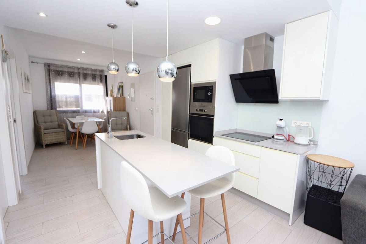 2 makuuhuone Huoneisto myytävänä paikassa San Pedro del Pinatar mukana uima-altaan 
autotalli - 259 995 € (Ref: 9427056)