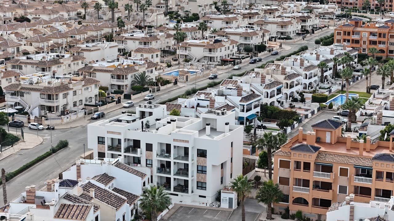 2 soveværelse Penthouse til salg i Villamartin med garage - € 339.900 (Ref: 9427061)