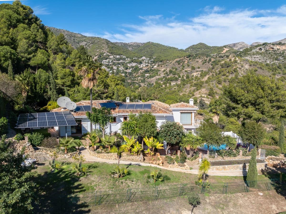 5 sovrum Villa till salu i Mijas med pool garage - 1 499 000 € (Ref: 9427068)