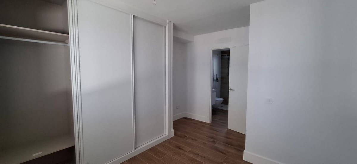 2 bedroom Apartment for sale in Corralejo with pool garage - € 299,000 (Ref: 9431291)